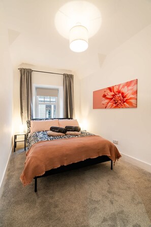 Apartment | 1 bedroom, desk