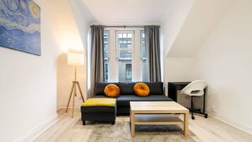 公寓 | 1 多间卧室、办公桌