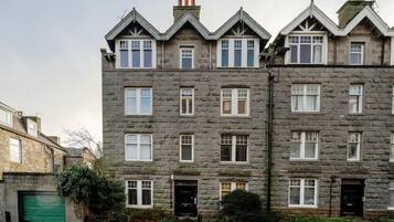 Apartment | 1 bedroom, desk