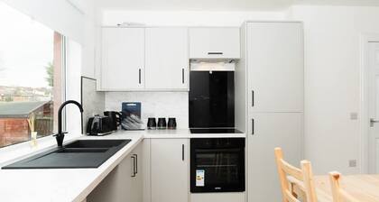 4 Bedrooms-2bath-free Parking