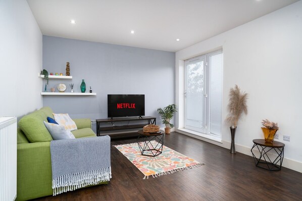 公寓 | 2 間睡房、書桌