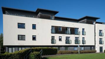 Apartment | 2 bedrooms, desk