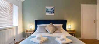 Large-2 Bed House-free Parking