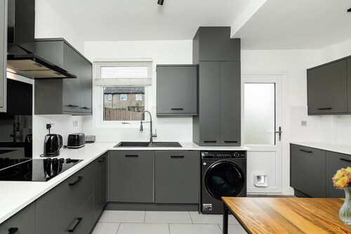 3 Bedroom House-free Parking