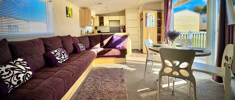 Apartment | 3 bedrooms, desk