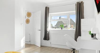 4 Bedrooms - 3 Bathrooms House