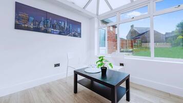 Casa | 4 camere, una scrivania