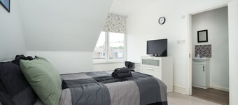 โคซี ฟูลลี อิควิป สตูดิโอ 6 โคลส ทู ยูนิเวอร์ซิตี