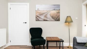 Apartment | 2 bedrooms, desk