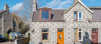 2 Bedroom Flat - Free Parking