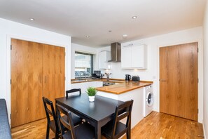 Apartment | 2 bedrooms, desk - 2bed Ground Floor-free Parking (Peterhead)