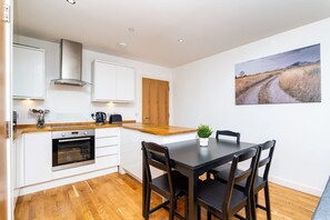 Apartment | 2 bedrooms, desk - 2bed Ground Floor-free Parking (Peterhead)