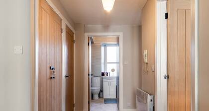 2 Bed Flat - Town Centre