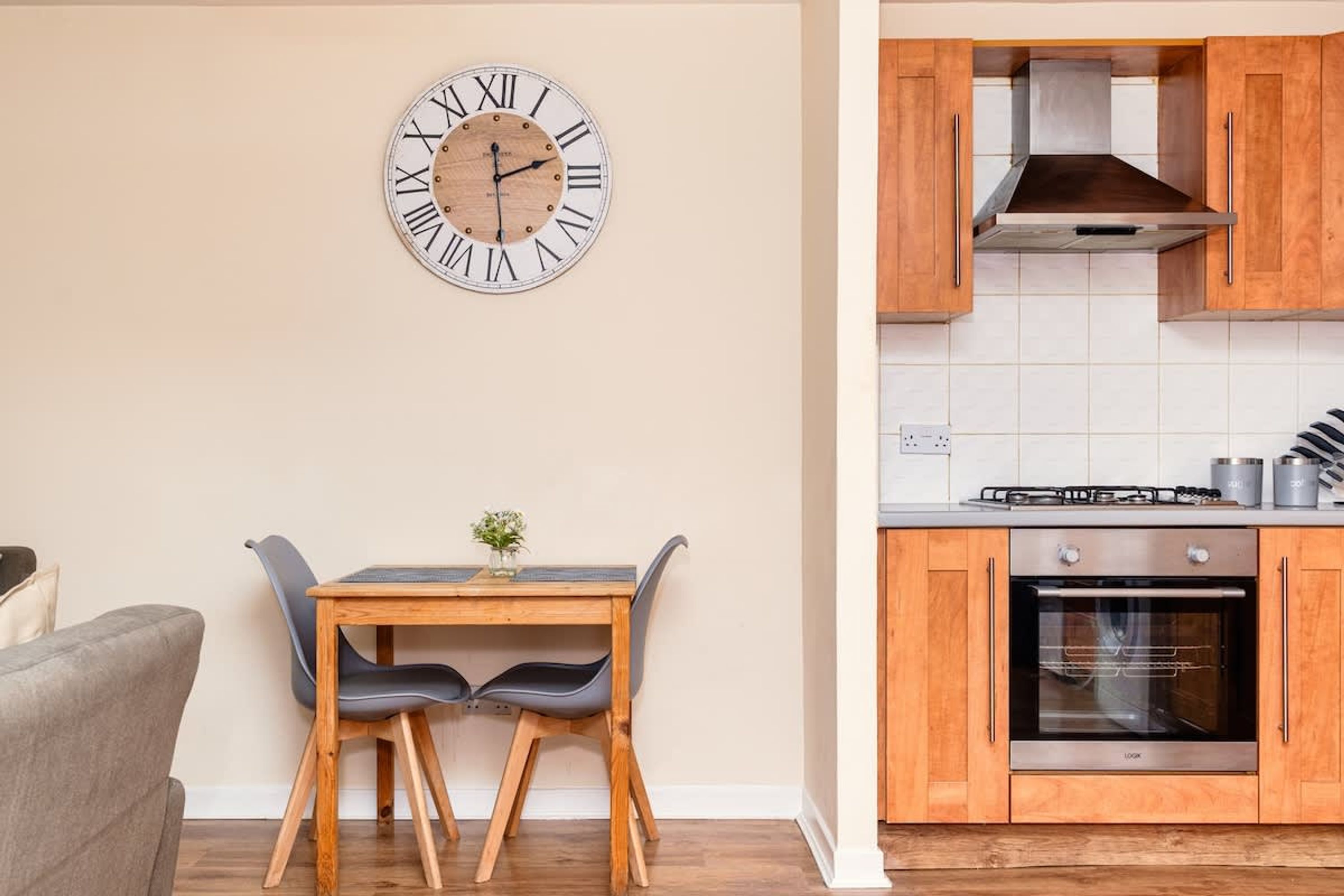 Apartment | 2 bedrooms, desk
