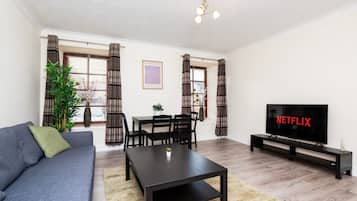 Apartamento | 2 quartos, escrivaninha