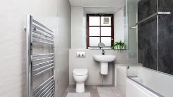Apartment | 2 bedrooms, desk
