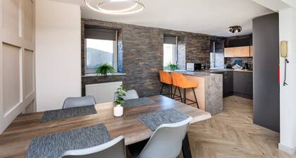 5 Bedroom Apartment - Galashiels