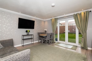 ハウス | 3 室のベッドルーム、デスク