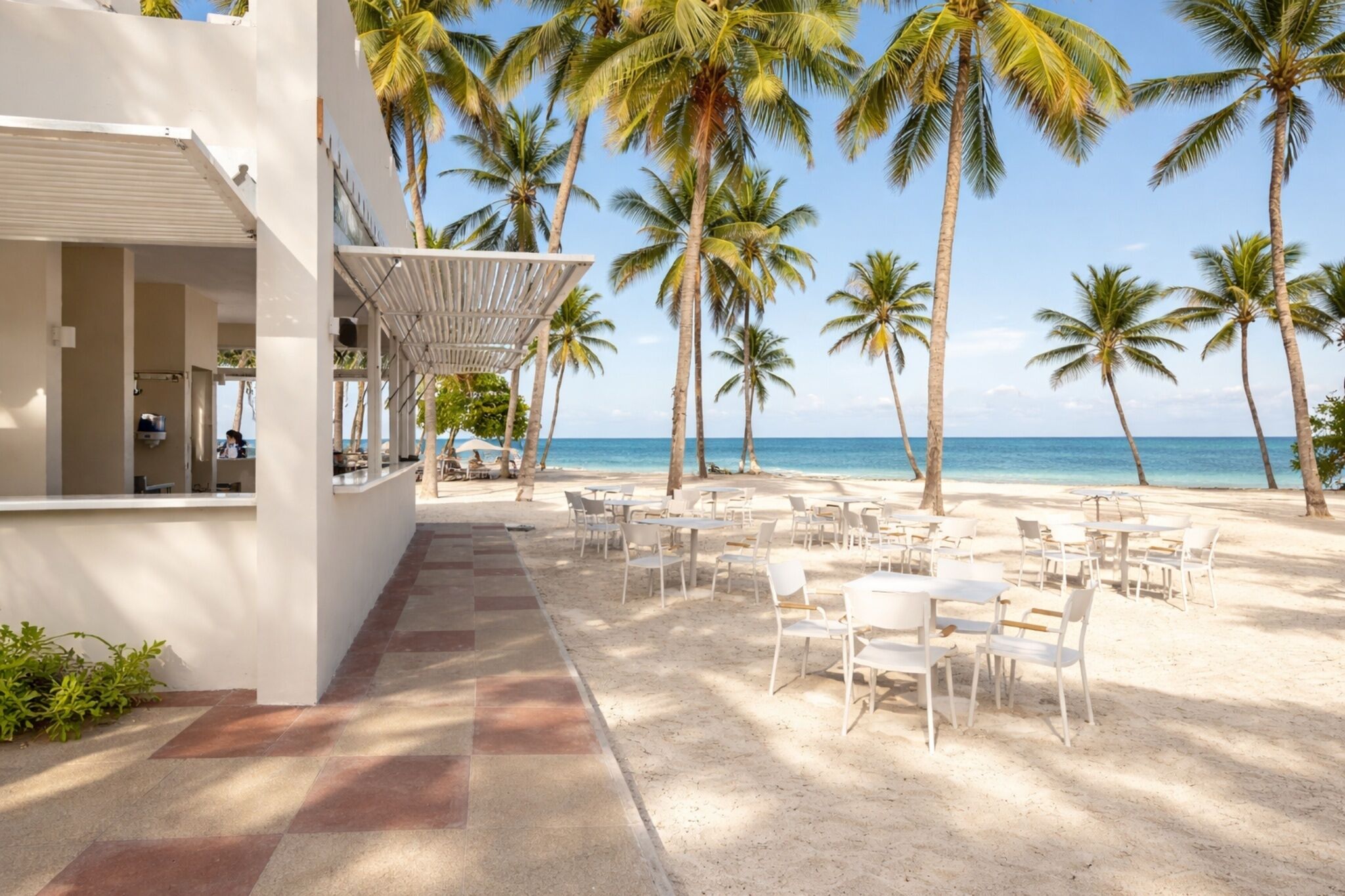 Private beach, white sand, beach bar
