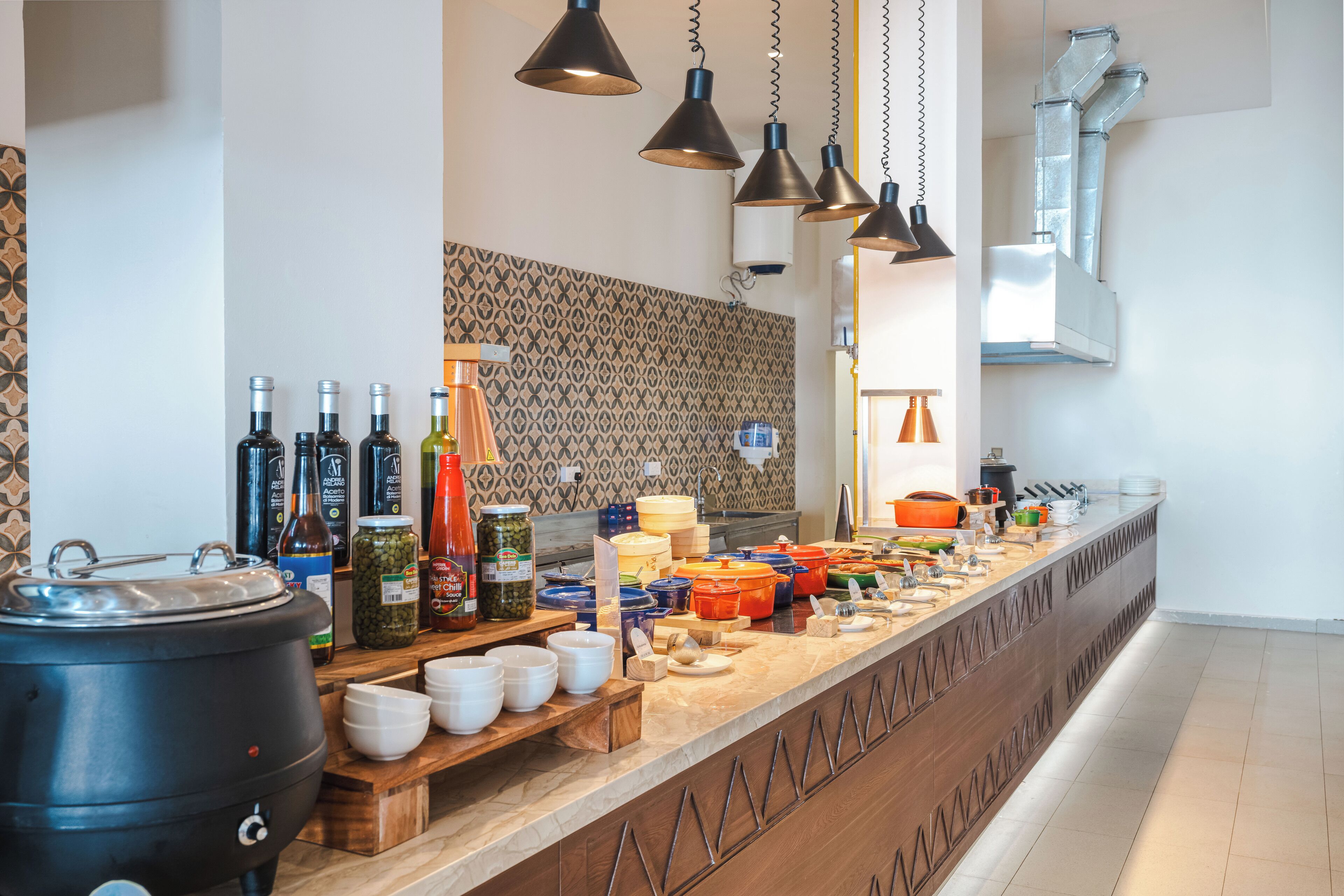 Café da manhã com buffet todos os dias (USD 40 por pessoa) 