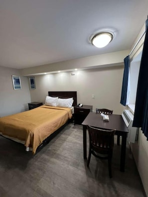 Desk, free WiFi - Belleville Motor Lodge (Belleville)