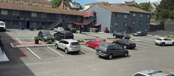 Belleville Motor Lodge