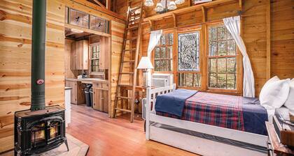 Secluded dog-friendly retreat with beach access