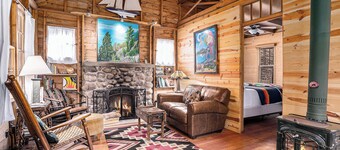 Secluded dog-friendly retreat with beach access