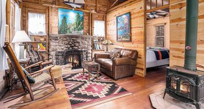 Secluded dog-friendly retreat with beach access