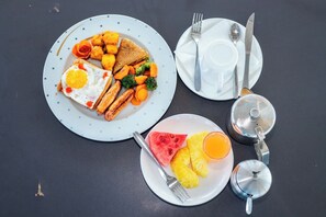 Desayuno continental incluido todos los días 