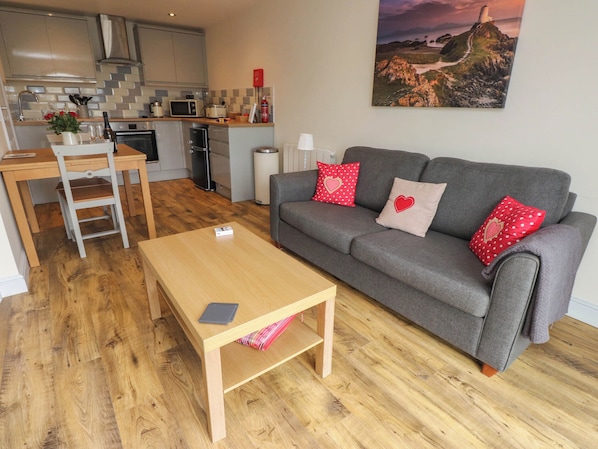 Living area - Bwthyn Mair (Llangefni)
