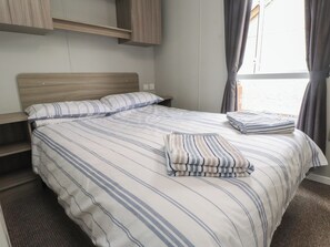 3 hálószoba, egyedi dekoráció, egyedi berendezés és ingyenes wifi