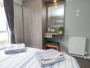 3 bedrooms, individually decorated, individually furnished, free WiFi