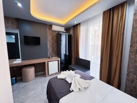 标准单人房, 阳台, 城市景观 | 免费 WiFi