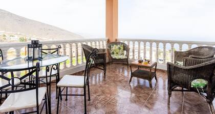 Relax in Candelaria.