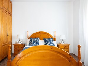 4 Schlafzimmer, Bügeleisen/Bügelbrett, Internetzugang, Bettwäsche