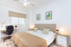 2 bedrooms, iron/ironing board, Internet, bed sheets