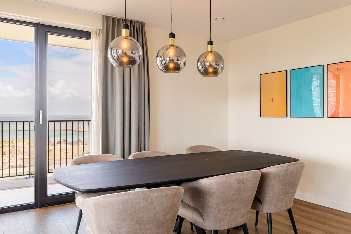 Hus (Mistral 14-502) | Restauranger