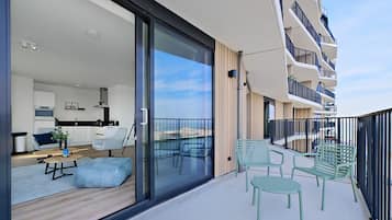 Apartment (Pharos Starfish) | Balcony