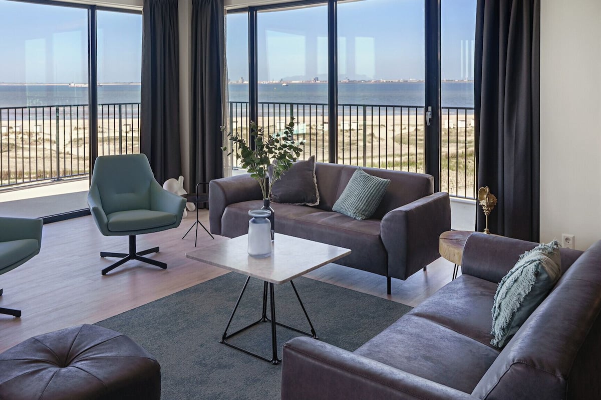Apartment (Pharos Ocean) | Living room | TV