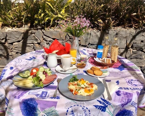 Outdoor dining - Rural Los Girasoles (Vilaflor)