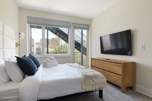 3 dormitorios, escritorio, tabla de planchar con plancha y wifi