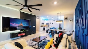 Smart TV - Luxury Themed Stay with Theater - Game Room - Pool & Spa (Davenport)