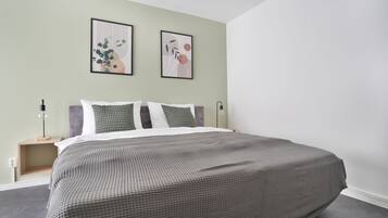 Deluxe-Apartment, 2 Schlafzimmer | Kostenloses WLAN, Bettwäsche