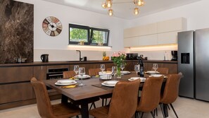 Frigorifero, microonde, forno, lavastoviglie