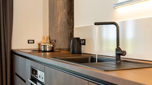 Refrigerador, microondas, horno, lavavajillas