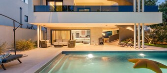 Modern Villa Tranquilla with pool, jacuzzi and sauna