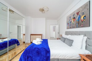 Apartamento superluxo, vista para a cidade | 2 quartos, Wi-Fi de cortesia, roupa de cama
