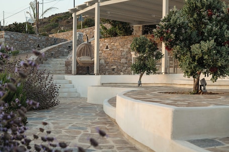 Exterior. Castello Amorgos Suites