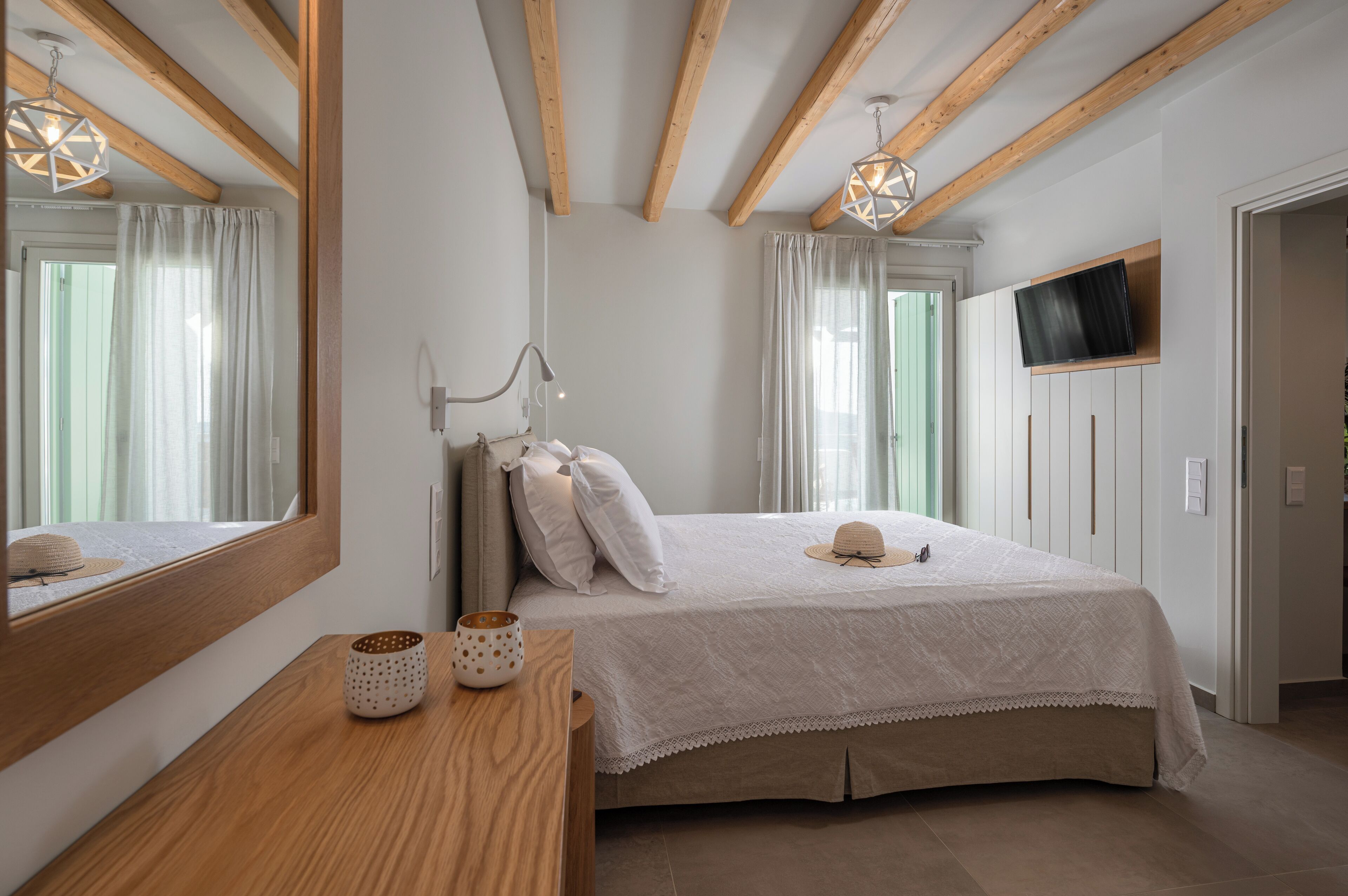 Superior suite, terras | Luxe beddengoed, donsdekens, pillowtop-bedden, een kluis op de kamer